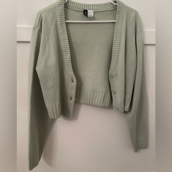H&M sage green cropped cardigan - Picture 1 of 3
